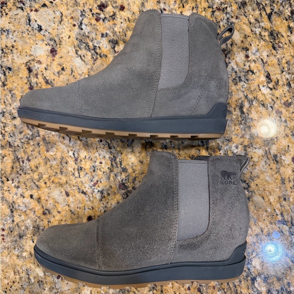 Sorel Evie II Gray Ankle Boots
